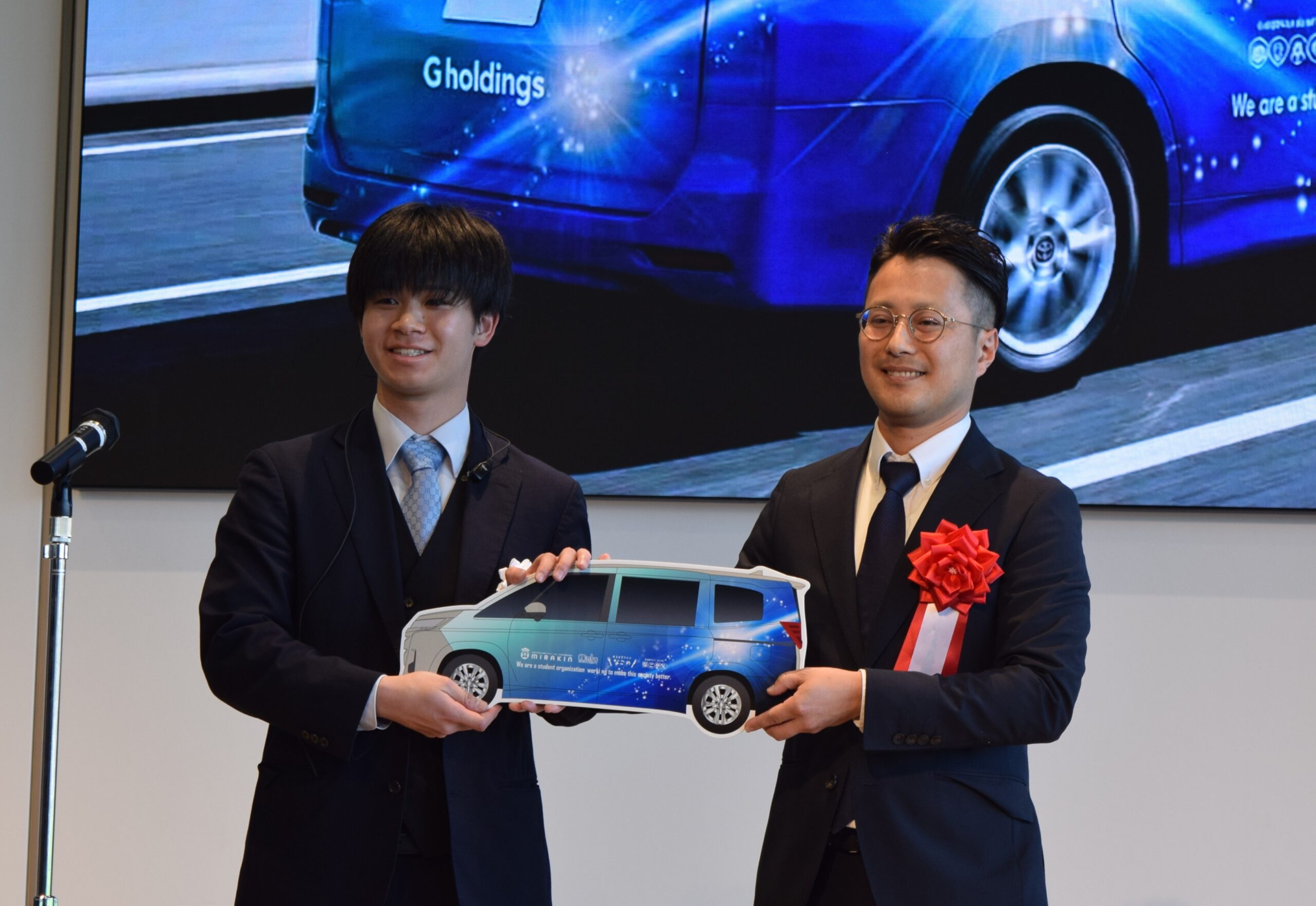 学生の挑戦を支えるため、学生団体「MIRAKIN」へ活動車両を寄贈しました